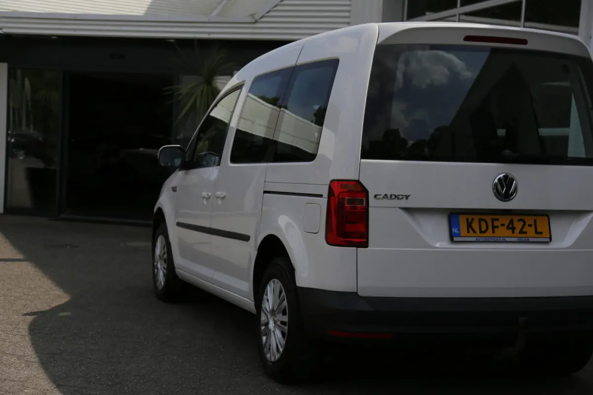 1.4 TGI Trendline 5 Persoons Automaat*Perfect VW Onderh.*Trekhaak/2x zijschuifdeur/Stoelverw./Climate-Control/Camera/Parkeersens.V+A*