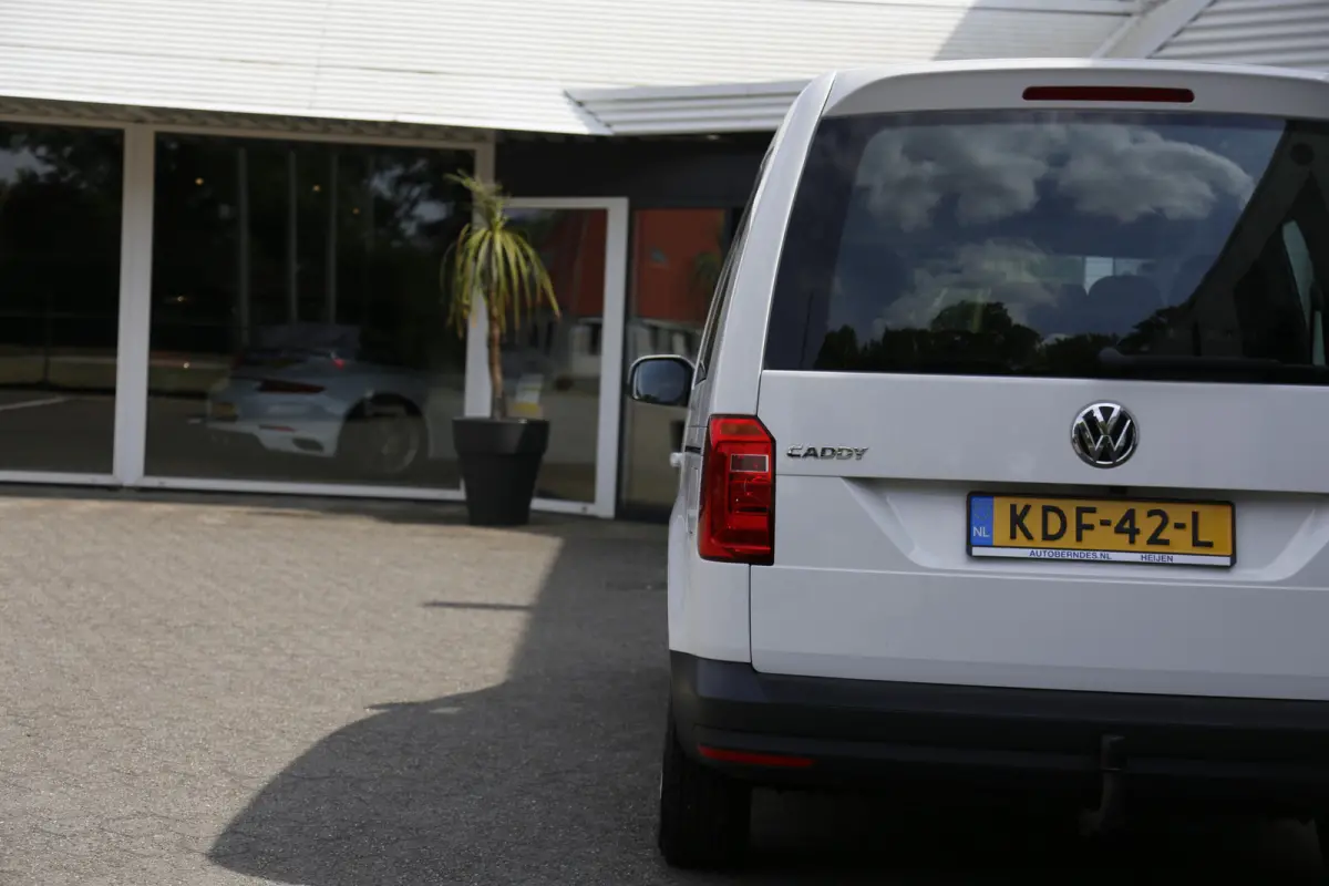 1.4 TGI Trendline 5 Persoons Automaat*Perfect VW Onderh.*Trekhaak/2x zijschuifdeur/Stoelverw./Climate-Control/Camera/Parkeersens.V+A*