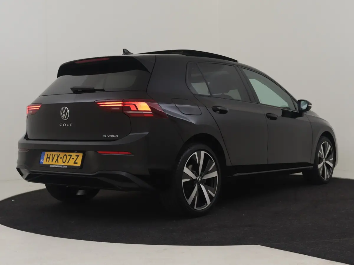1.5 eHybrid Life Edition 204Pk DSG/AUTO | Glazen panorama-dak | Achteruitrijcamera | Cruise control adaptief | Apple carplay Android auto | Keyless Entry/Start | Parkeer assist | DAB | LED |
