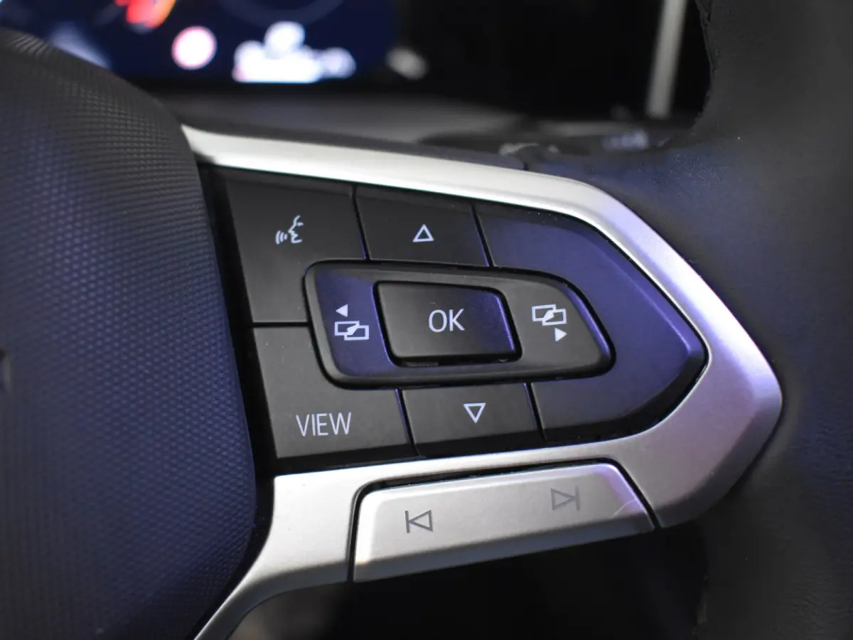 1.5 eHybrid Life Edition 204Pk DSG/AUTO | Glazen panorama-dak | Achteruitrijcamera | Cruise control adaptief | Apple carplay Android auto | Keyless Entry/Start | Parkeer assist | DAB | LED |