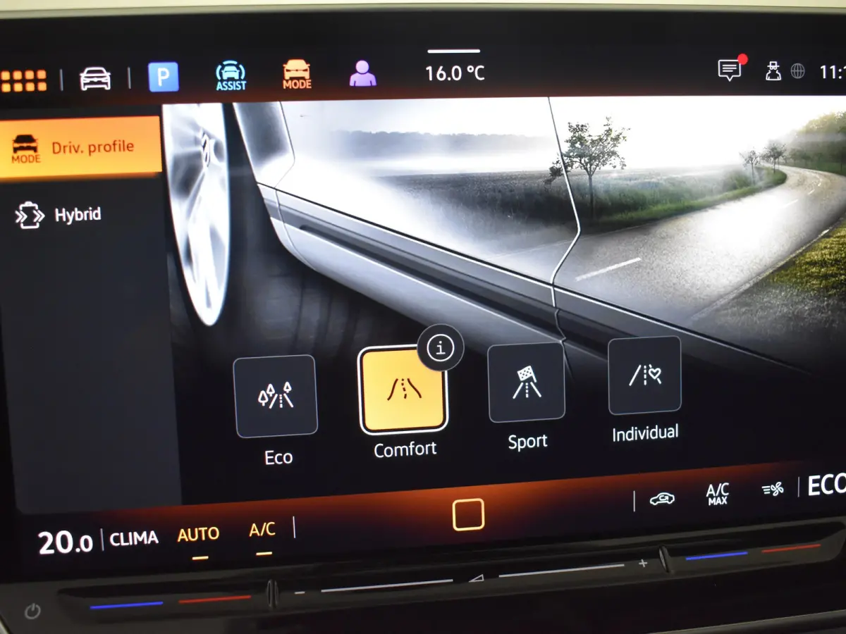 1.5 eHybrid Life Edition 204Pk DSG/AUTO | Glazen panorama-dak | Achteruitrijcamera | Cruise control adaptief | Apple carplay Android auto | Keyless Entry/Start | Parkeer assist | DAB | LED |