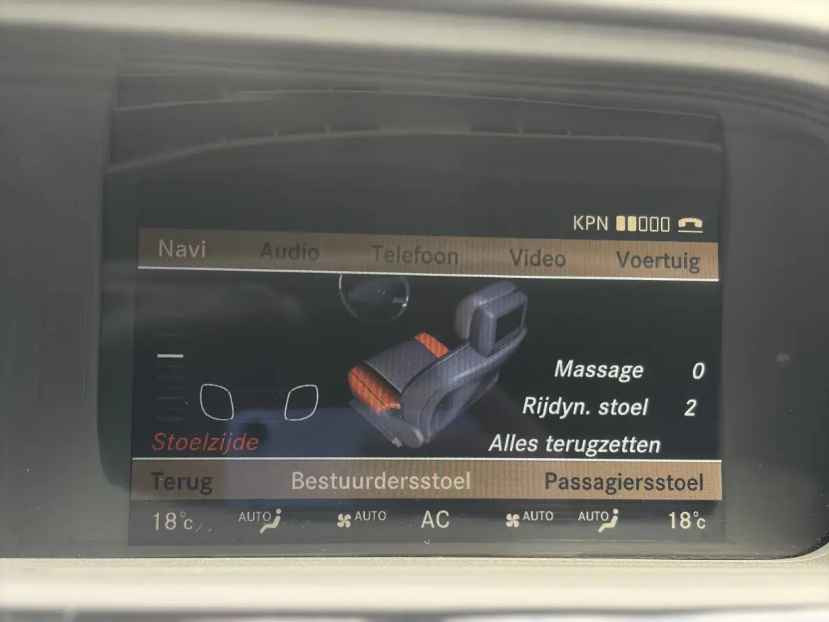 AMG 63 Lang Performance Package 571pk | Facelift | Achteruitrijcamera | Bi-xenon koplampen | Cruise control adaptief | Designo Interieur | Elektrisch glazen schuif-/kanteldak | Lichtmetalen 