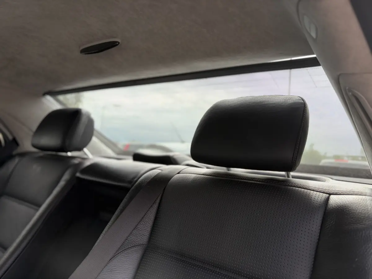 AMG 63 Lang Performance Package 571pk | Facelift | Achteruitrijcamera | Bi-xenon koplampen | Cruise control adaptief | Designo Interieur | Elektrisch glazen schuif-/kanteldak | Lichtmetalen 