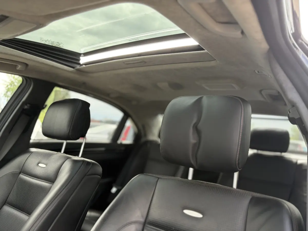 AMG 63 Lang Performance Package 571pk | Facelift | Achteruitrijcamera | Bi-xenon koplampen | Cruise control adaptief | Designo Interieur | Elektrisch glazen schuif-/kanteldak | Lichtmetalen 