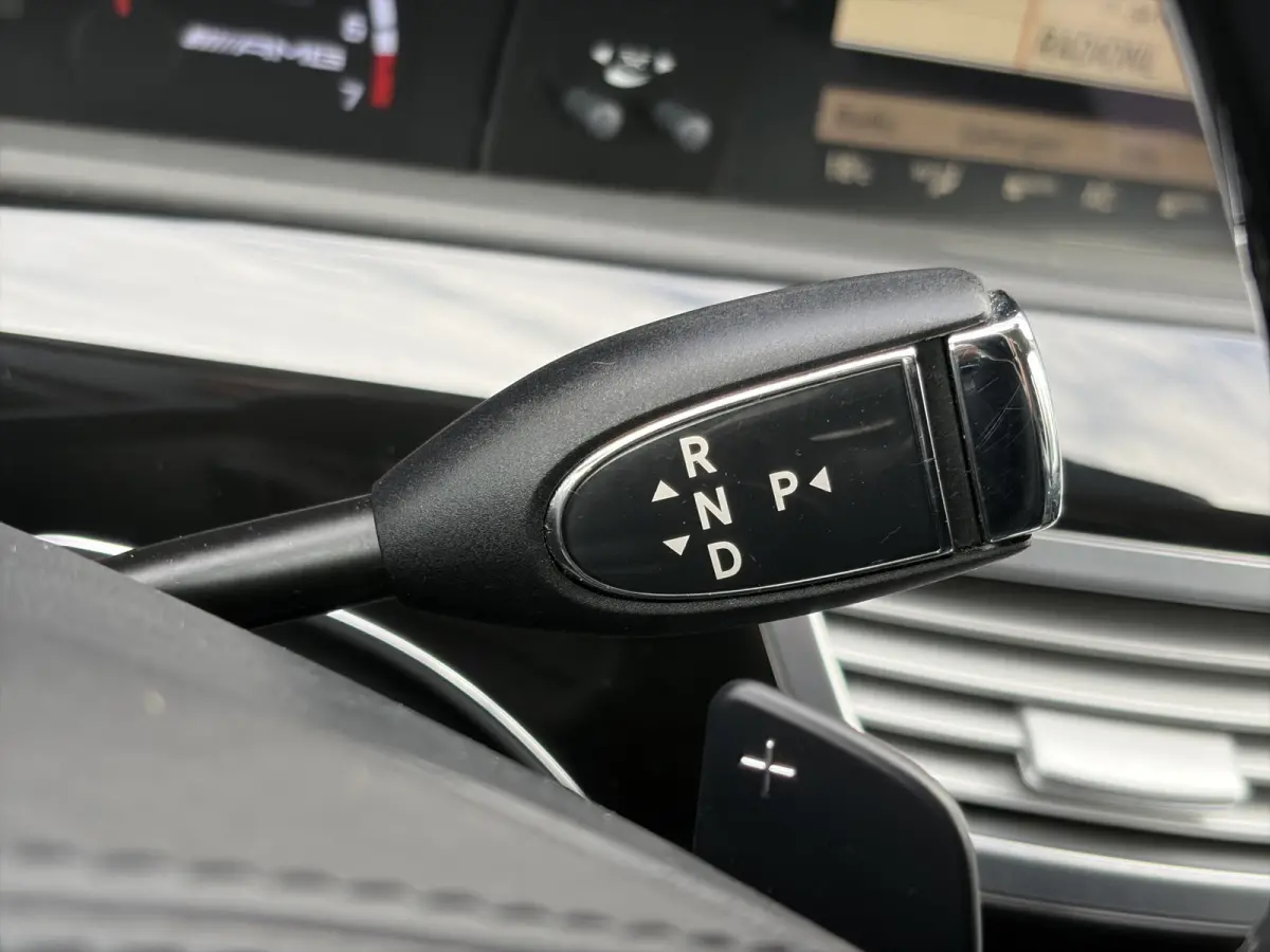 AMG 63 Lang Performance Package 571pk | Facelift | Achteruitrijcamera | Bi-xenon koplampen | Cruise control adaptief | Designo Interieur | Elektrisch glazen schuif-/kanteldak | Lichtmetalen 