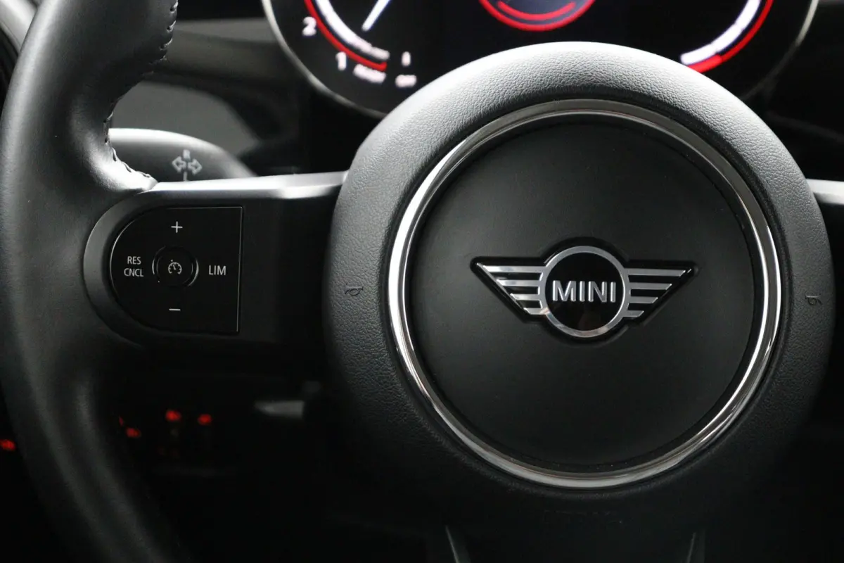 1.5 Business Edition | Groot Navi | CarPlay | Sportstoelen | 38.241 km |