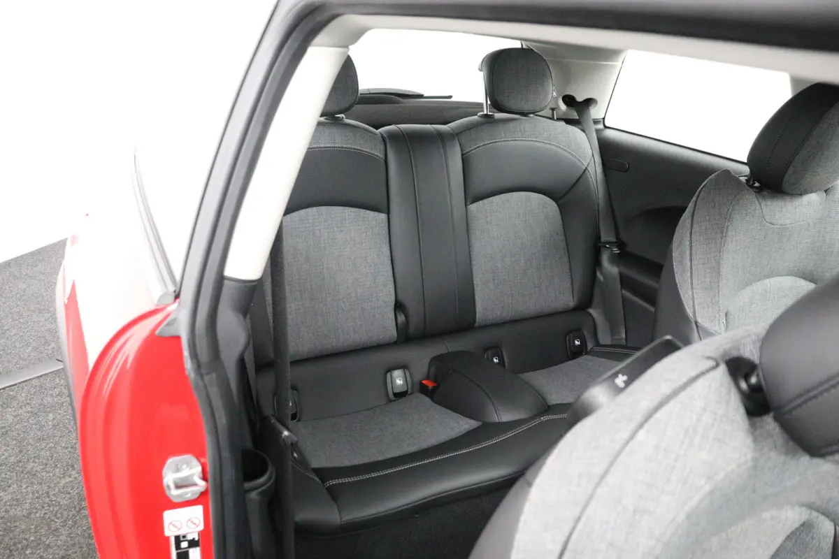 1.5 Business Edition | Groot Navi | CarPlay | Sportstoelen | 38.241 km |