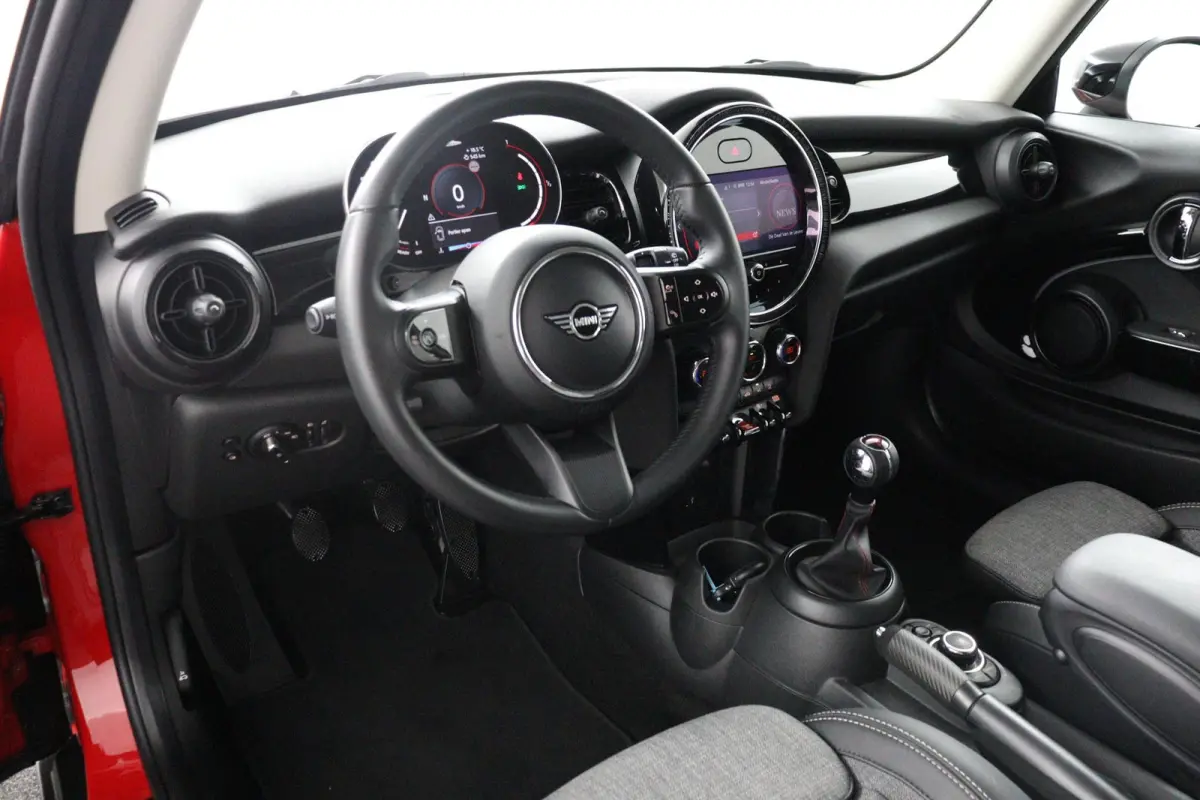 1.5 Business Edition | Groot Navi | CarPlay | Sportstoelen | 38.241 km |