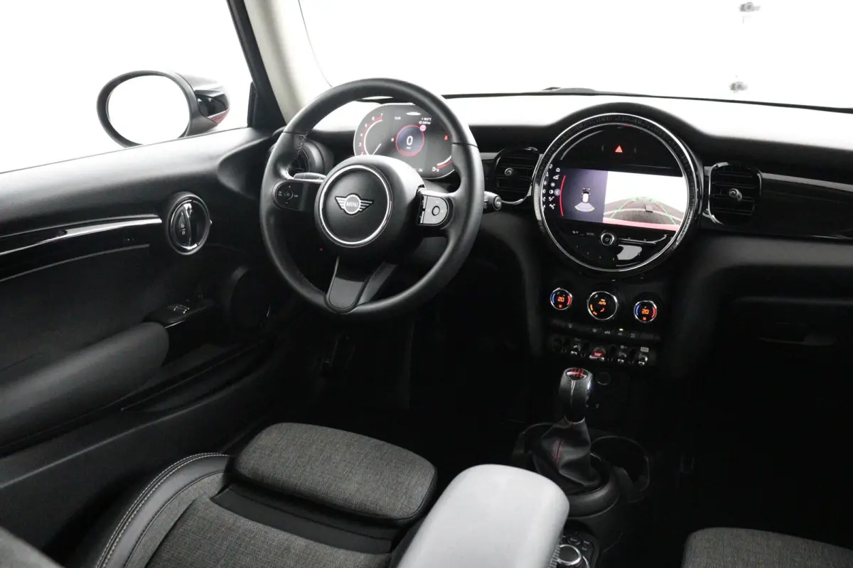 1.5 Business Edition | Groot Navi | CarPlay | Sportstoelen | 38.241 km |