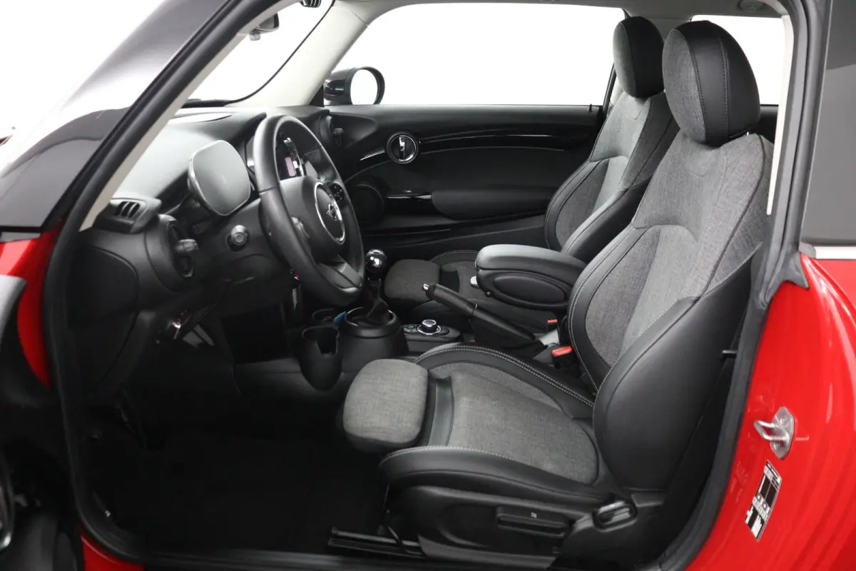 1.5 Business Edition | Groot Navi | CarPlay | Sportstoelen | 38.241 km |