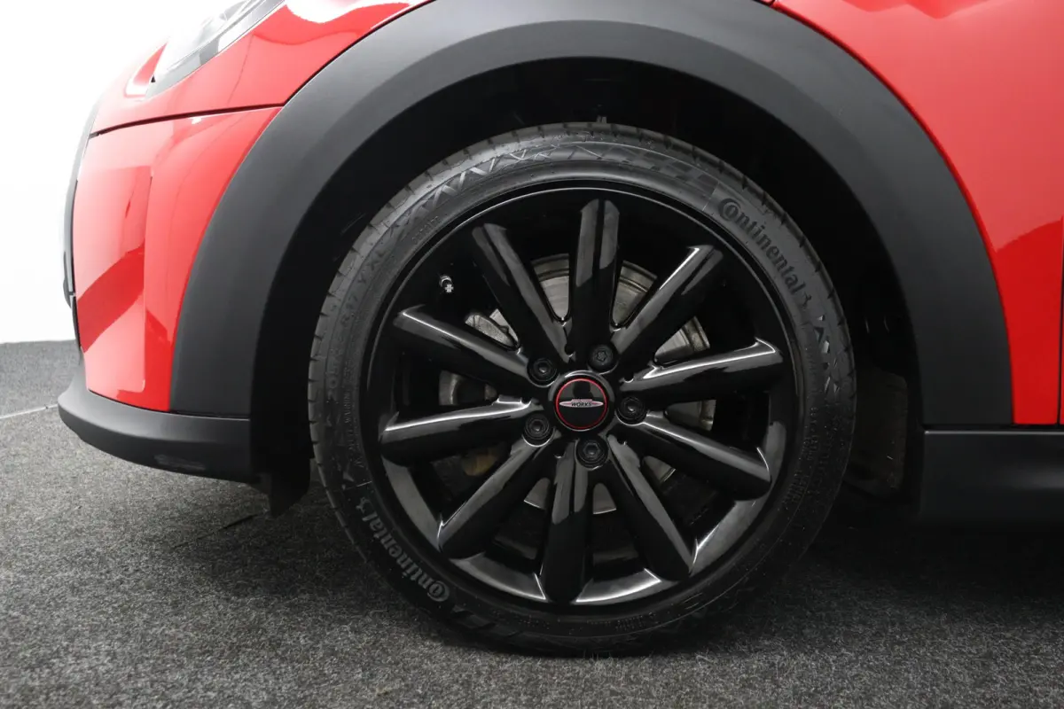 1.5 Business Edition | Groot Navi | CarPlay | Sportstoelen | 38.241 km |