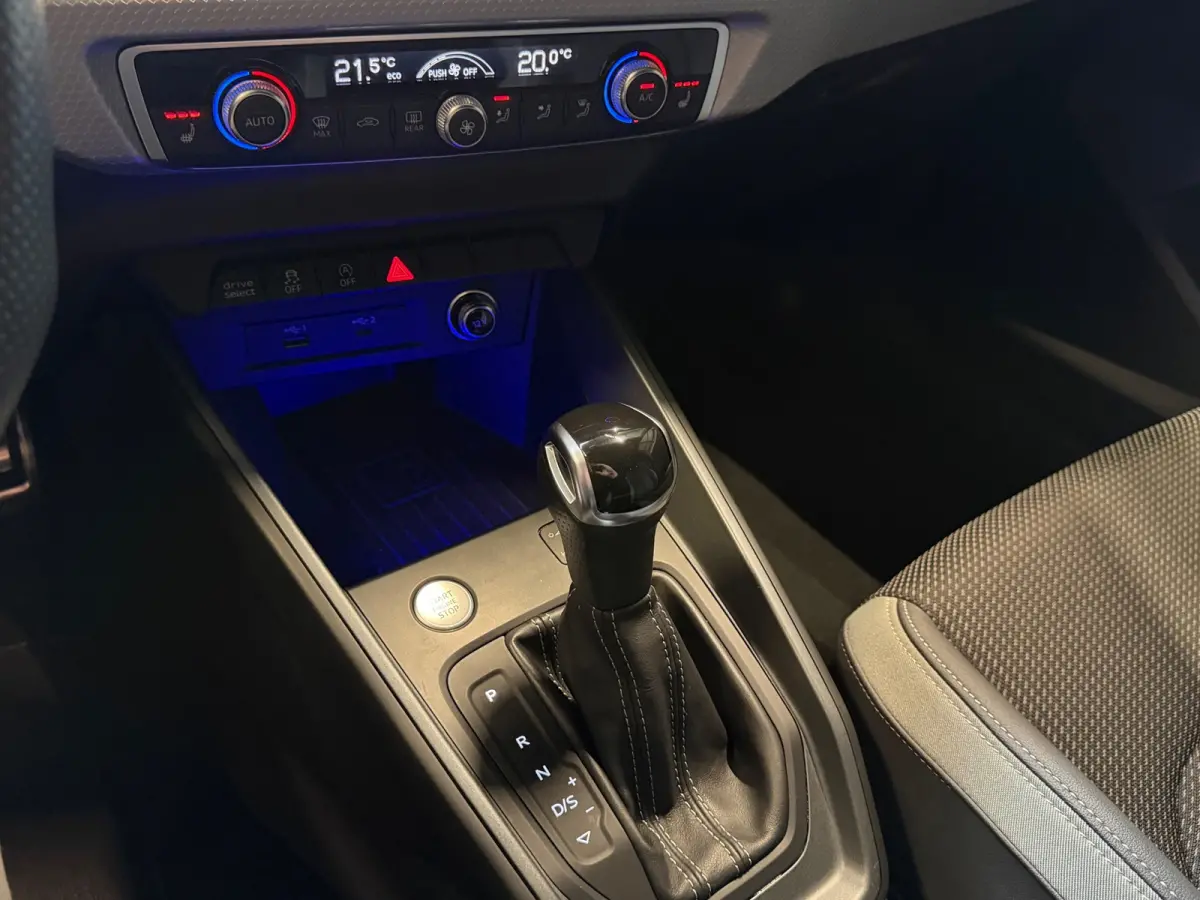 40 TFSI 3 x S Line Pro Line S LED|Sfeer|18 inch|Carplay|Two Tone