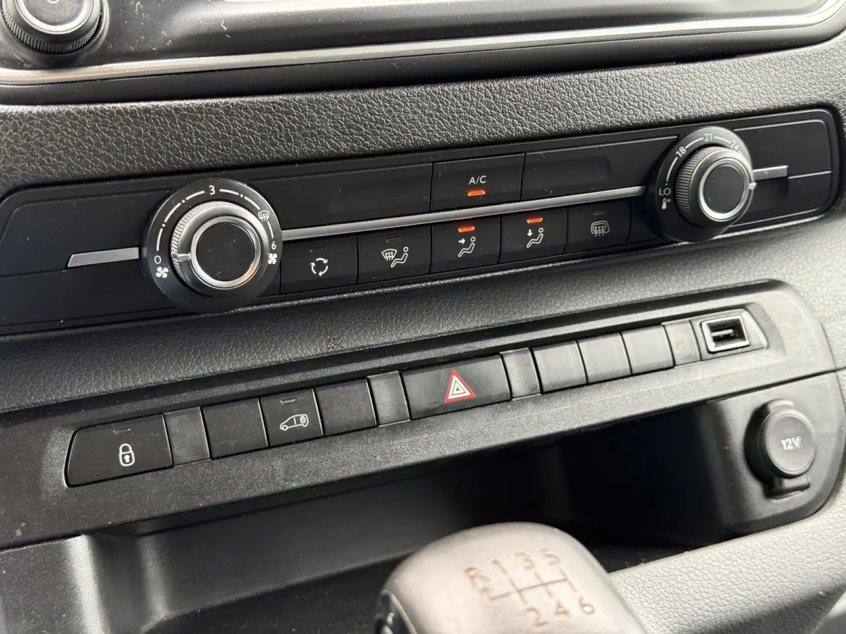 1.5 BlueHDI 100 Long L3 Premium | NL-auto | 1e Eig | Carplay | Navi | Cruisec.