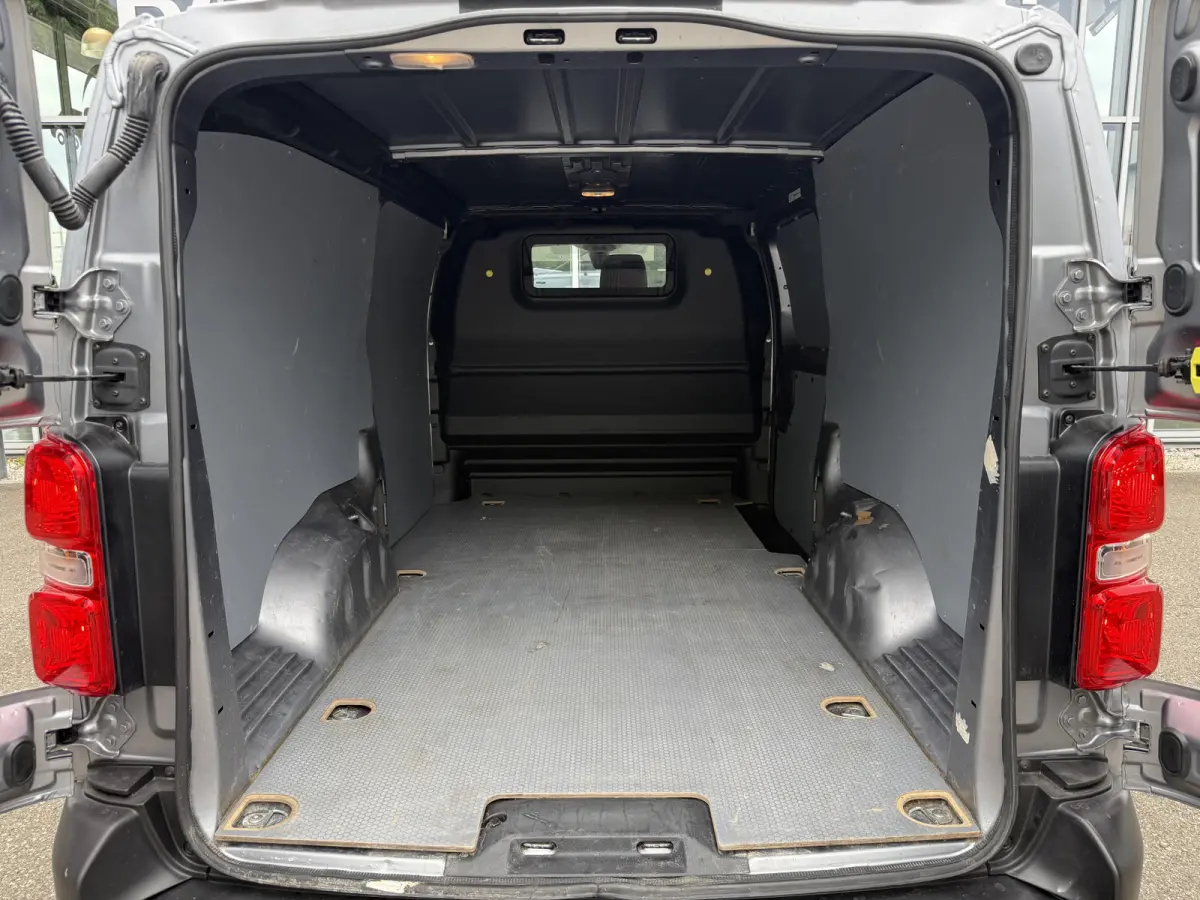 1.5 BlueHDI 100 Long L3 Premium | NL-auto | 1e Eig | Carplay | Navi | Cruisec.