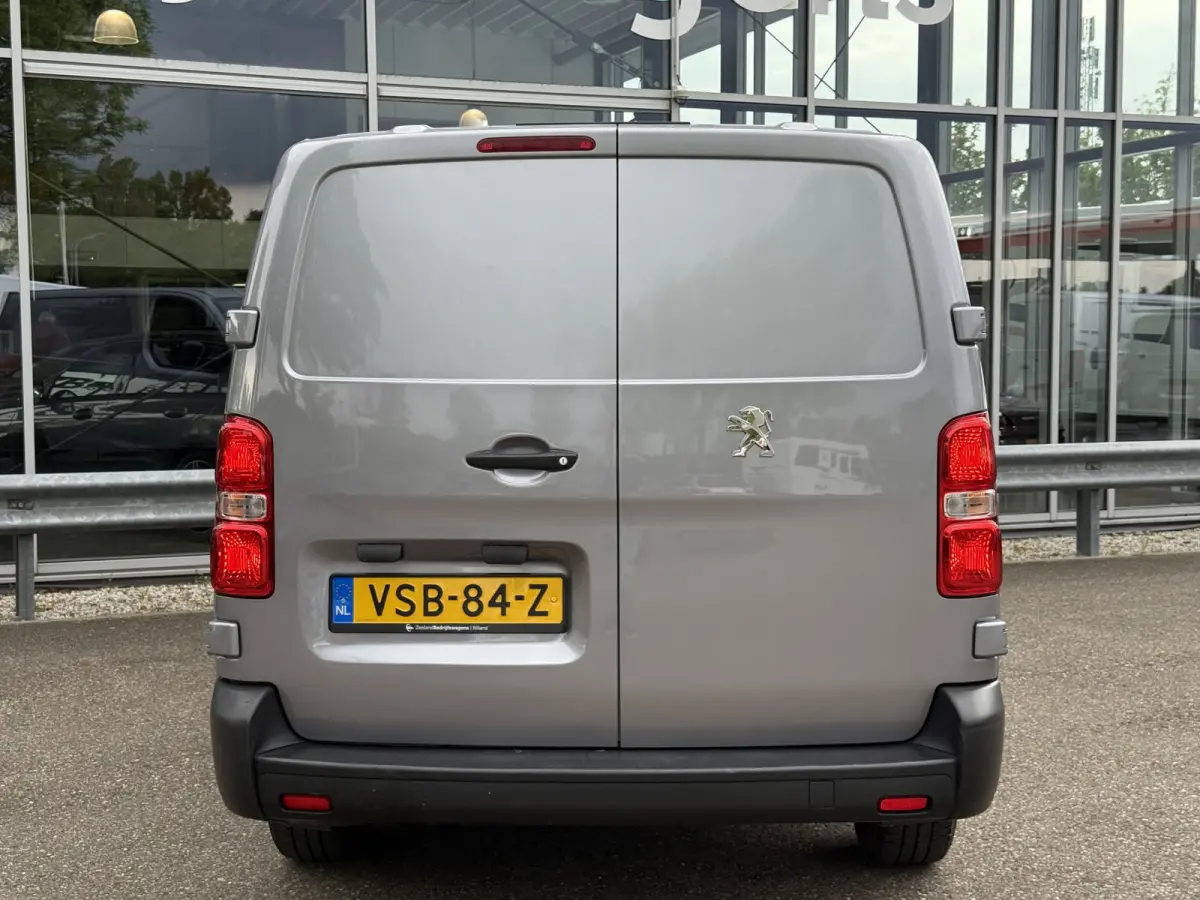 1.5 BlueHDI 100 Long L3 Premium | NL-auto | 1e Eig | Carplay | Navi | Cruisec.