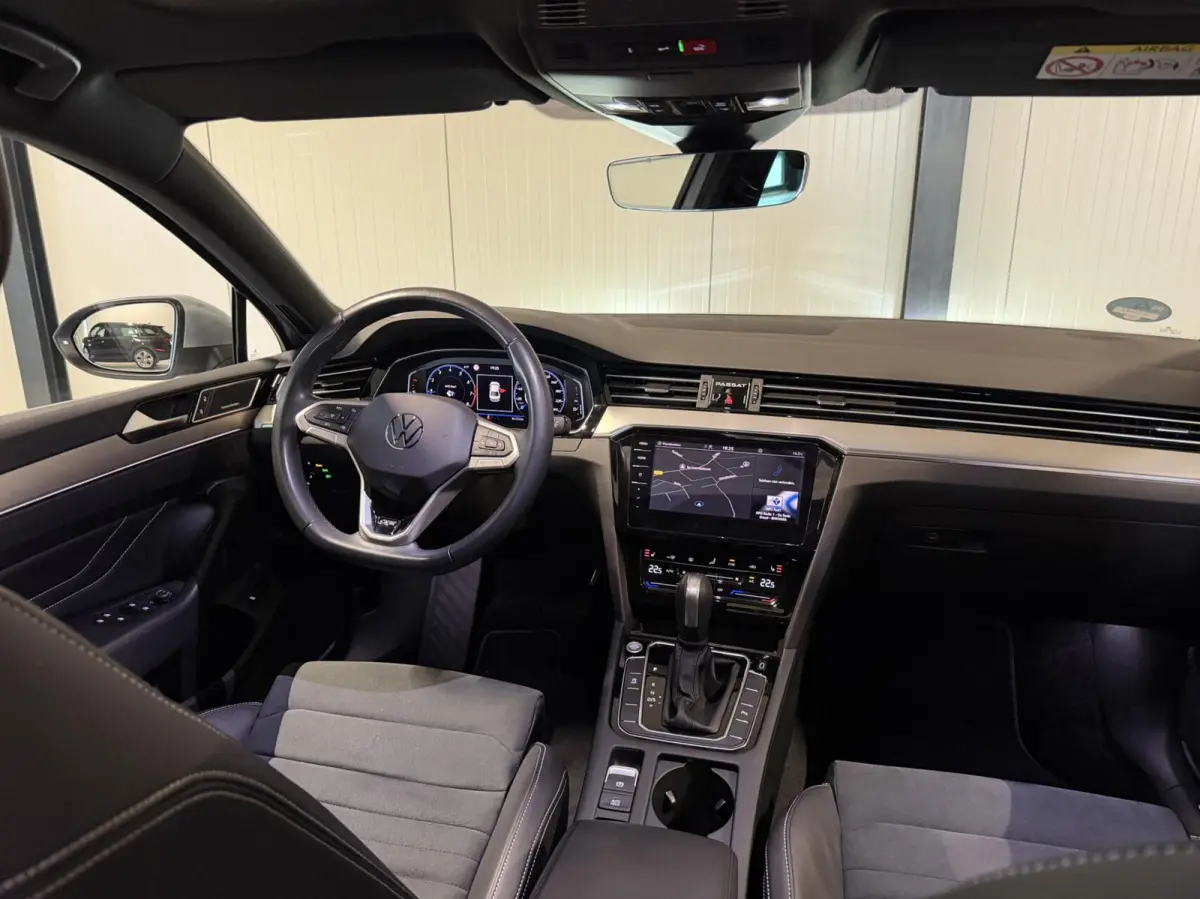 1.5 TSI R-Line Business + Pano Virtual H&K