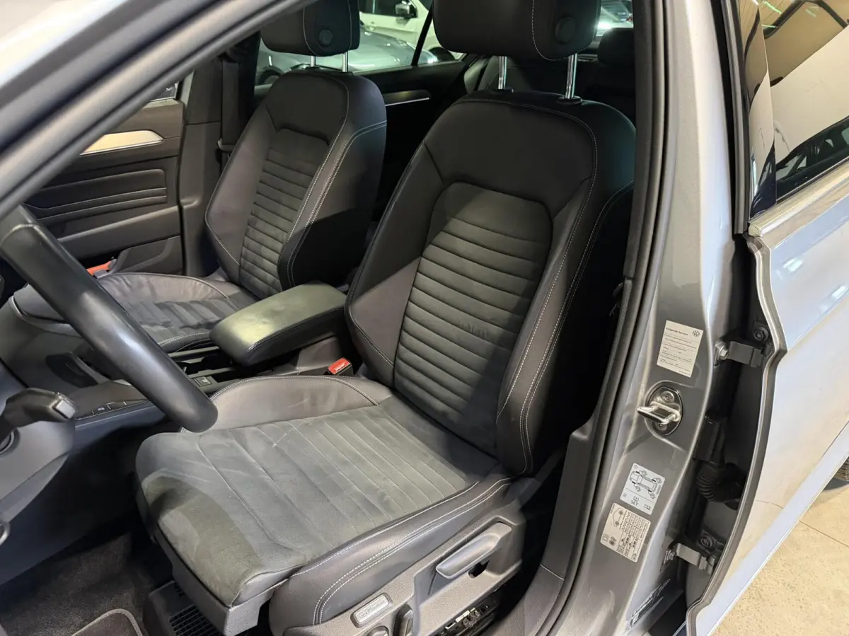 1.5 TSI R-Line Business + Pano Virtual H&K