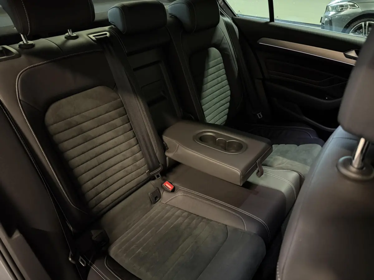 1.5 TSI R-Line Business + Pano Virtual H&K