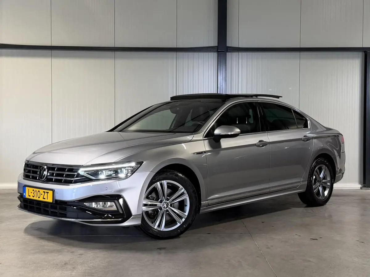 1.5 TSI R-Line Business + Pano Virtual H&K