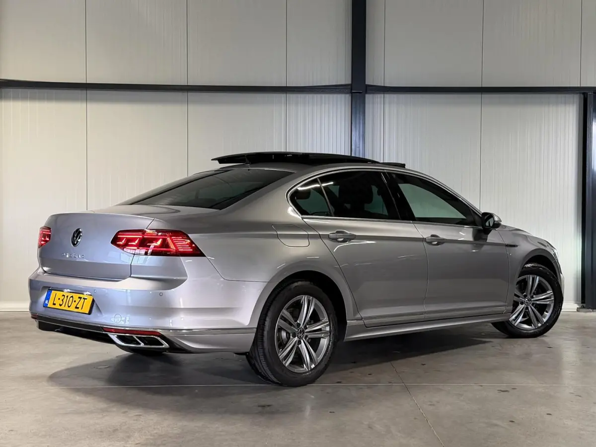 1.5 TSI R-Line Business + Pano Virtual H&K