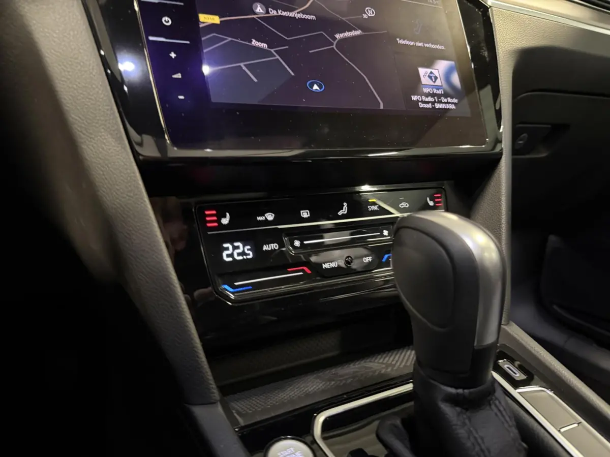 1.5 TSI R-Line Business + Pano Virtual H&K