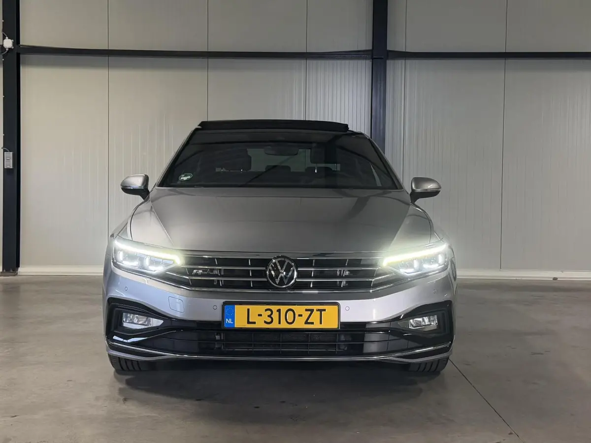 1.5 TSI R-Line Business + Pano Virtual H&K
