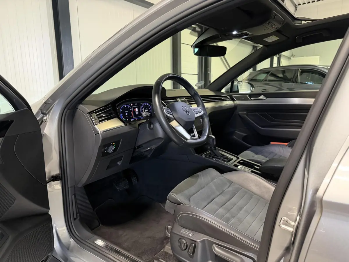 1.5 TSI R-Line Business + Pano Virtual H&K