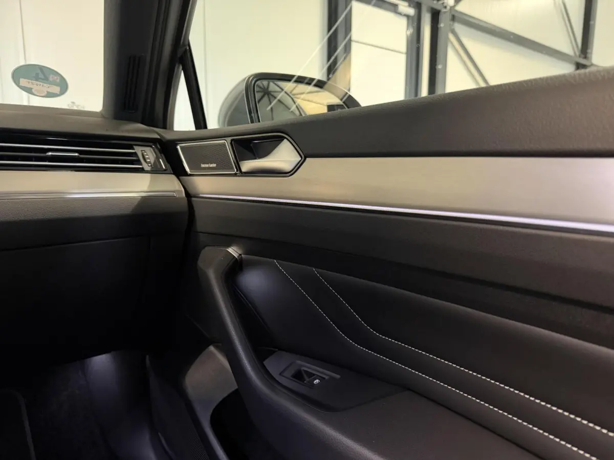 1.5 TSI R-Line Business + Pano Virtual H&K