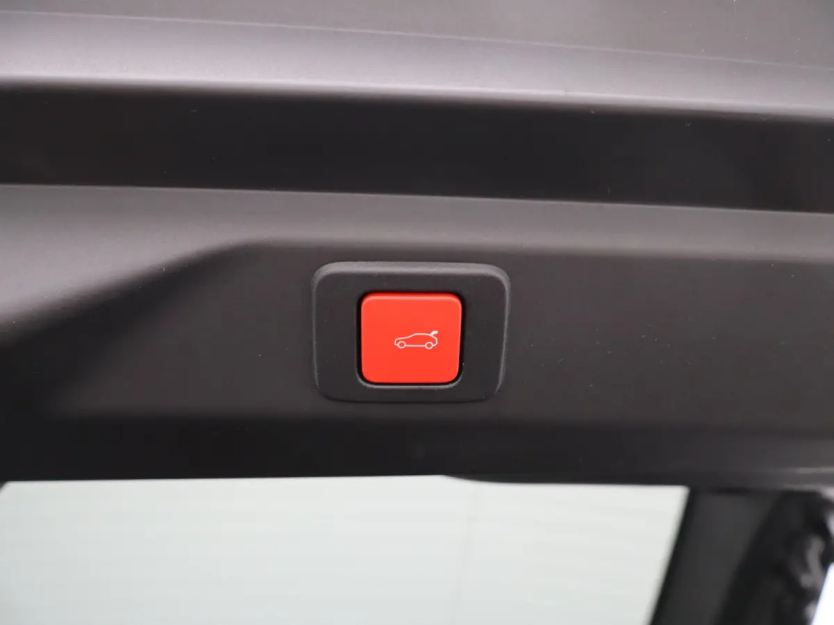 GT Avantage 210 74 kWh Navi | Airco | Cruise Control | Stoelverwarming | Camera | Apple Carplay/Android Auto | leder | LED