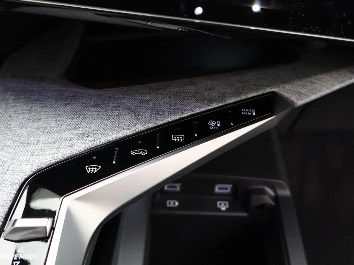 GT Avantage 210 74 kWh Navi | Airco | Cruise Control | Stoelverwarming | Camera | Apple Carplay/Android Auto | leder | LED