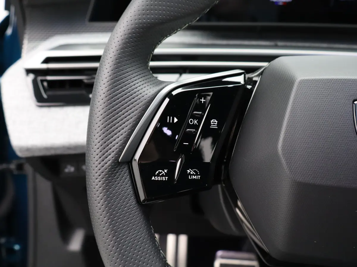 GT Avantage 210 74 kWh Navi | Airco | Cruise Control | Stoelverwarming | Camera | Apple Carplay/Android Auto | leder | LED