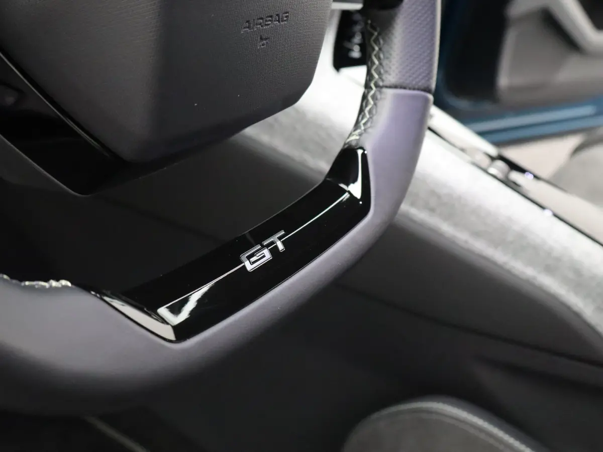 GT Avantage 210 74 kWh Navi | Airco | Cruise Control | Stoelverwarming | Camera | Apple Carplay/Android Auto | leder | LED