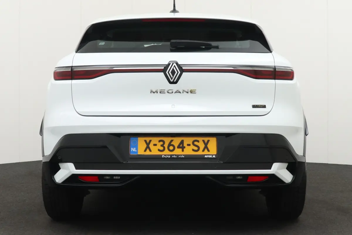 EV40 Boost Charge Equilibre 22KW Lader Carplay Camera
