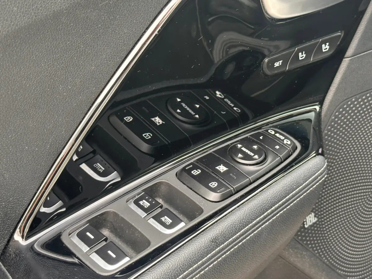 1.6 GDi PHEV ExecutiveLine Pano El stoelen