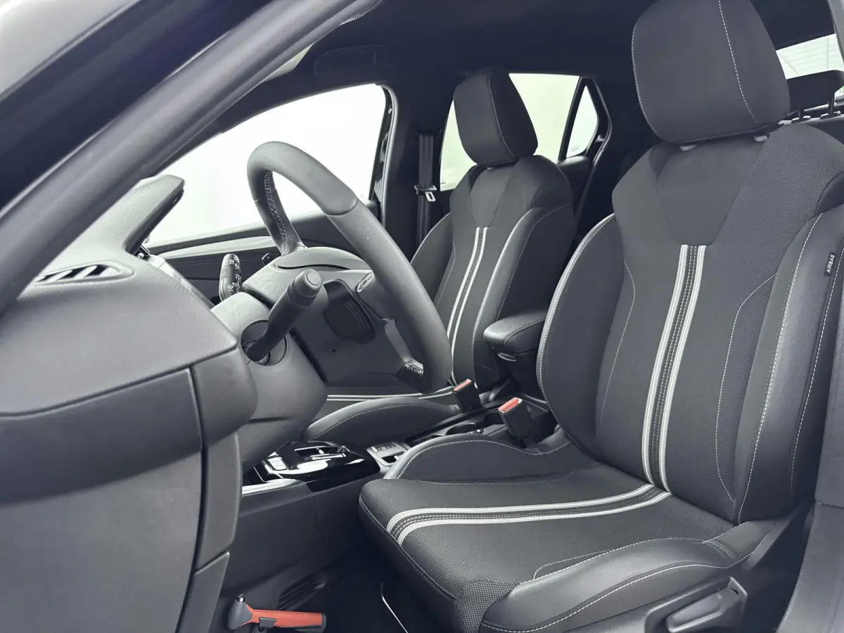 110pk Hybrid GS Automaat | Camera | Carplay | Navigatie | Parkeersensoren V+A | Achterspoiler