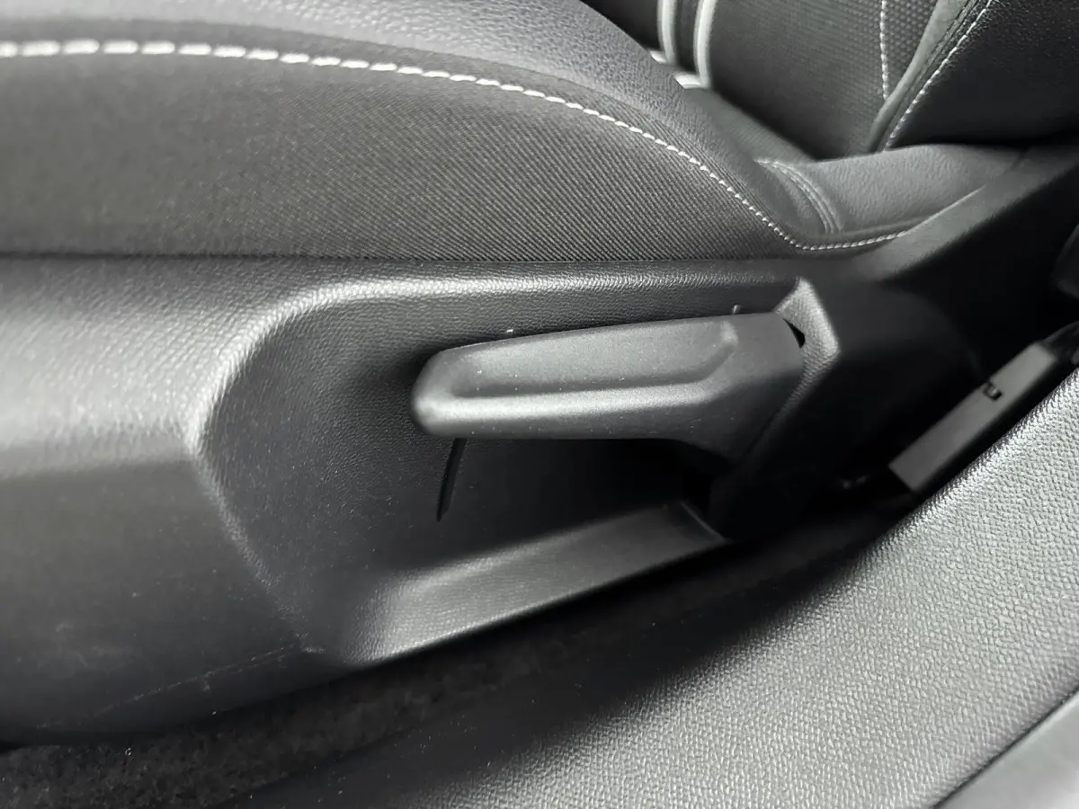 110pk Hybrid GS Automaat | Camera | Carplay | Navigatie | Parkeersensoren V+A | Achterspoiler