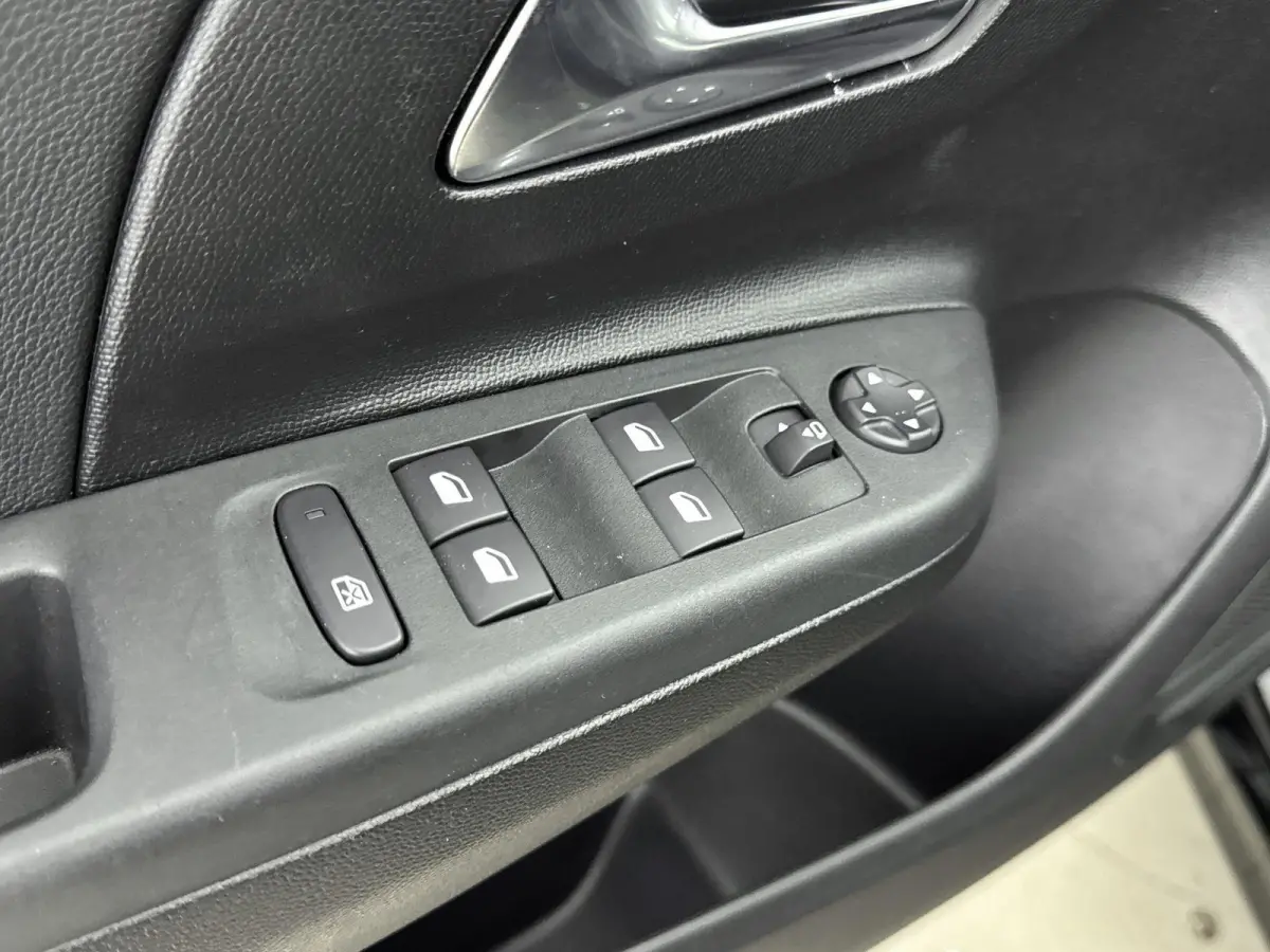 110pk Hybrid GS Automaat | Camera | Carplay | Navigatie | Parkeersensoren V+A | Achterspoiler