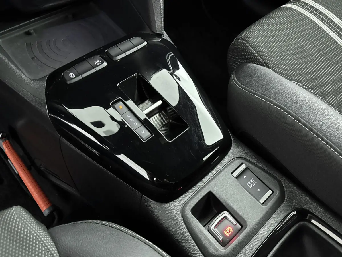110pk Hybrid GS Automaat | Camera | Carplay | Navigatie | Parkeersensoren V+A | Achterspoiler