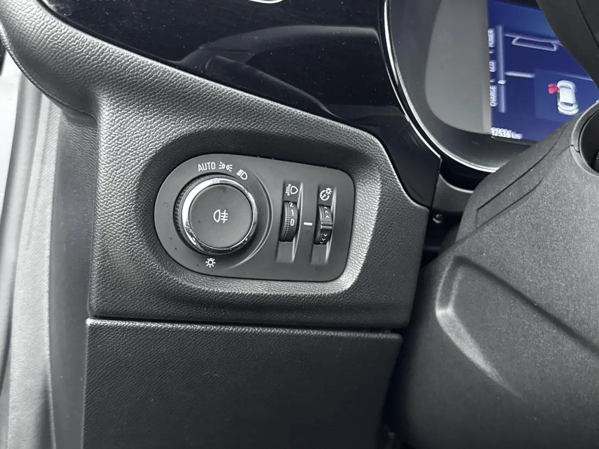 110pk Hybrid GS Automaat | Camera | Carplay | Navigatie | Parkeersensoren V+A | Achterspoiler
