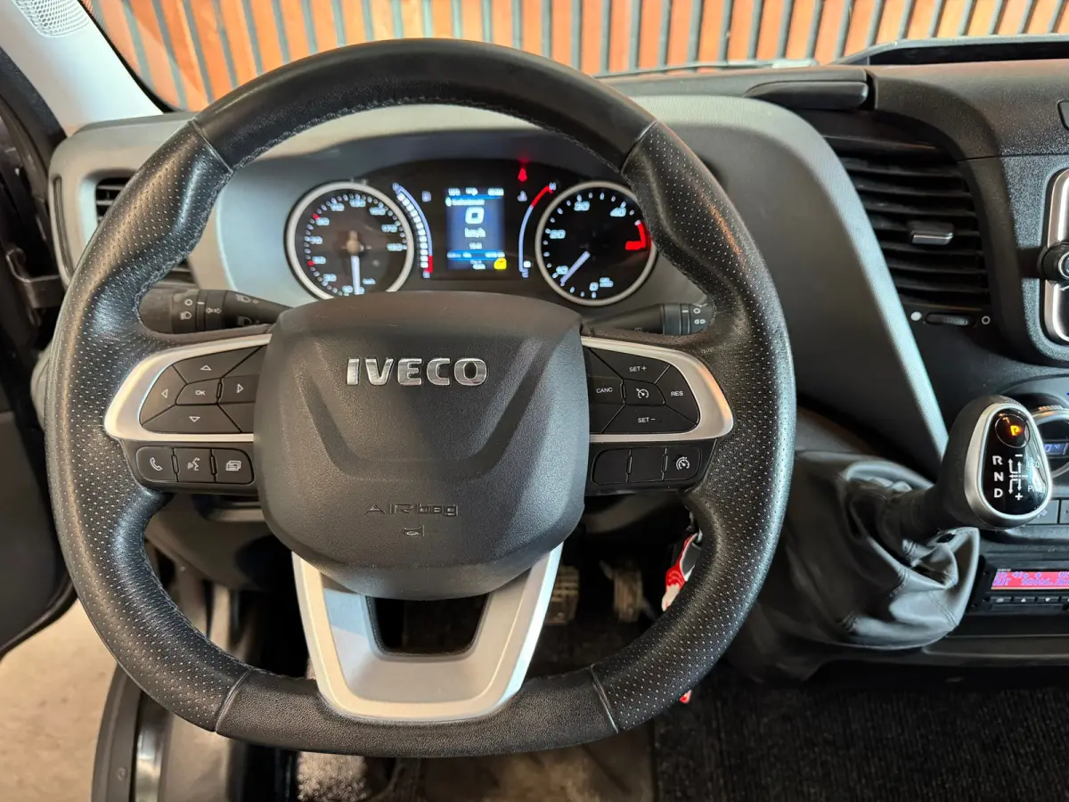 L3H2 50C21 AUT. NAVI-CARPLAY-PDC-CAMERA-CRUISE-CLIMATE-TREKHAAK