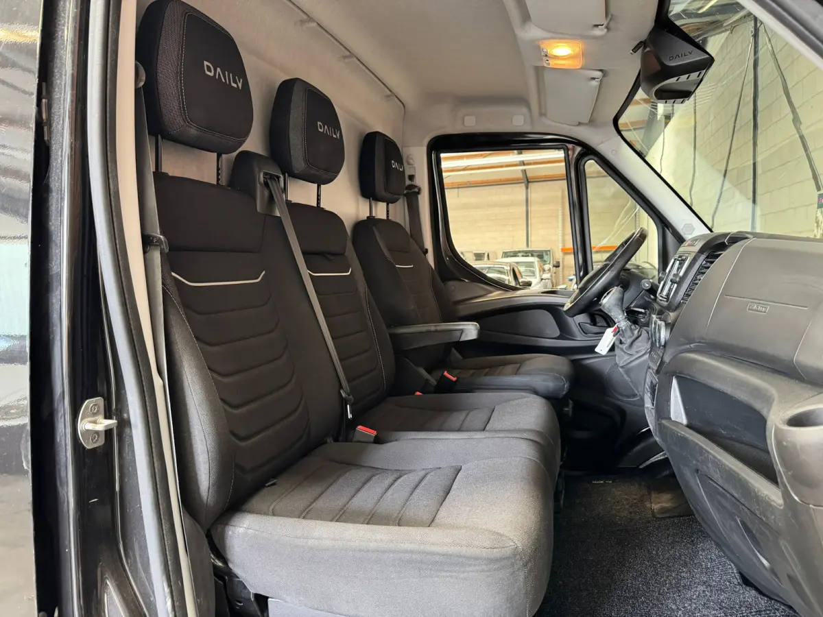 L3H2 50C21 AUT. NAVI-CARPLAY-PDC-CAMERA-CRUISE-CLIMATE-TREKHAAK