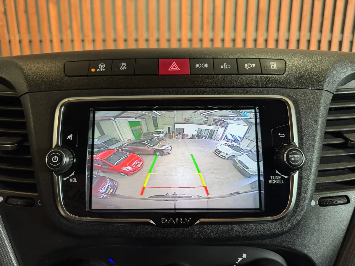 L3H2 50C21 AUT. NAVI-CARPLAY-PDC-CAMERA-CRUISE-CLIMATE-TREKHAAK