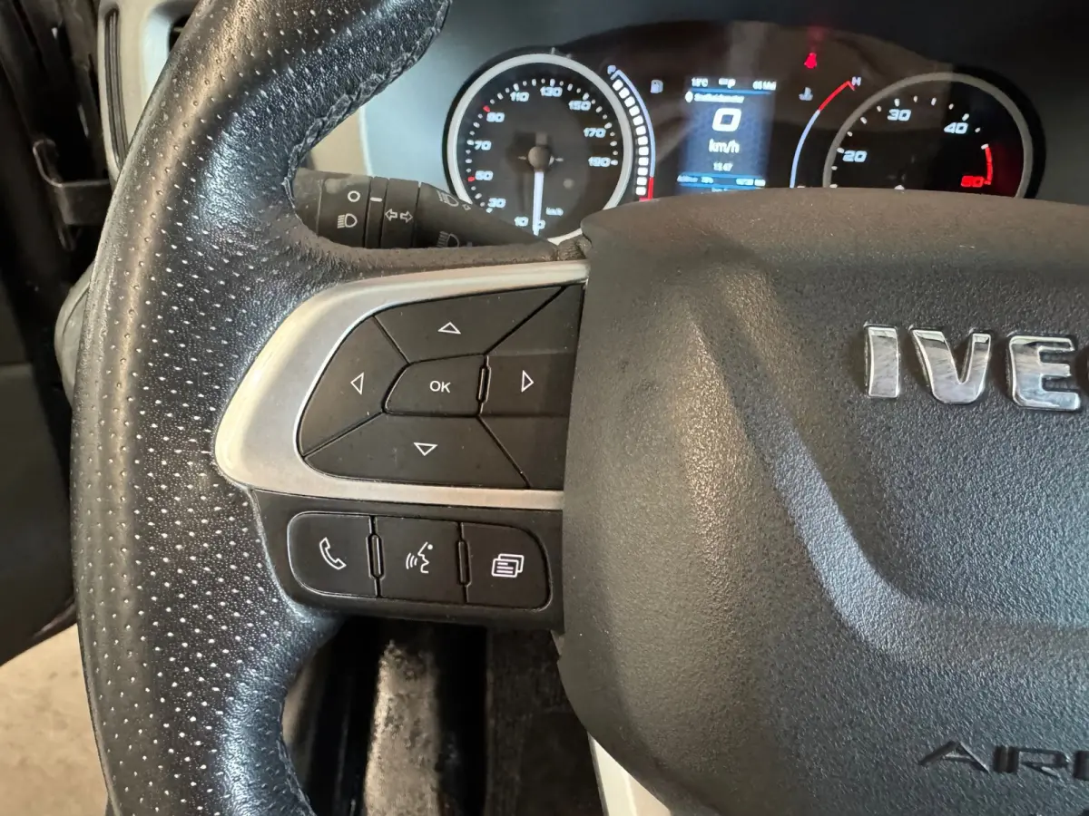 L3H2 50C21 AUT. NAVI-CARPLAY-PDC-CAMERA-CRUISE-CLIMATE-TREKHAAK