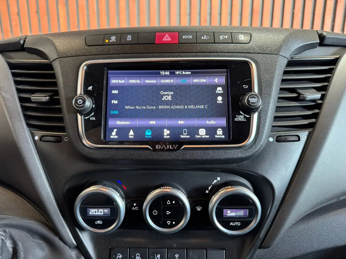 L3H2 50C21 AUT. NAVI-CARPLAY-PDC-CAMERA-CRUISE-CLIMATE-TREKHAAK