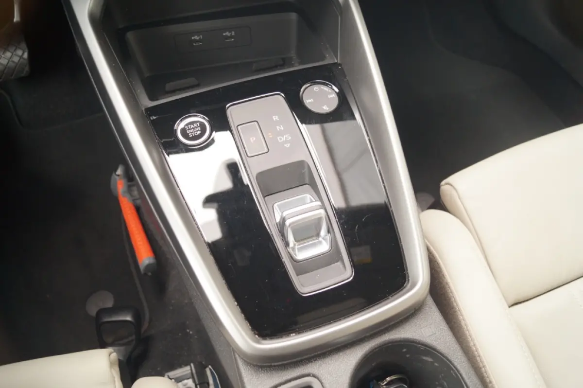 40 TFSIe PHEV Business Edition -PANO-LEER-ECC-