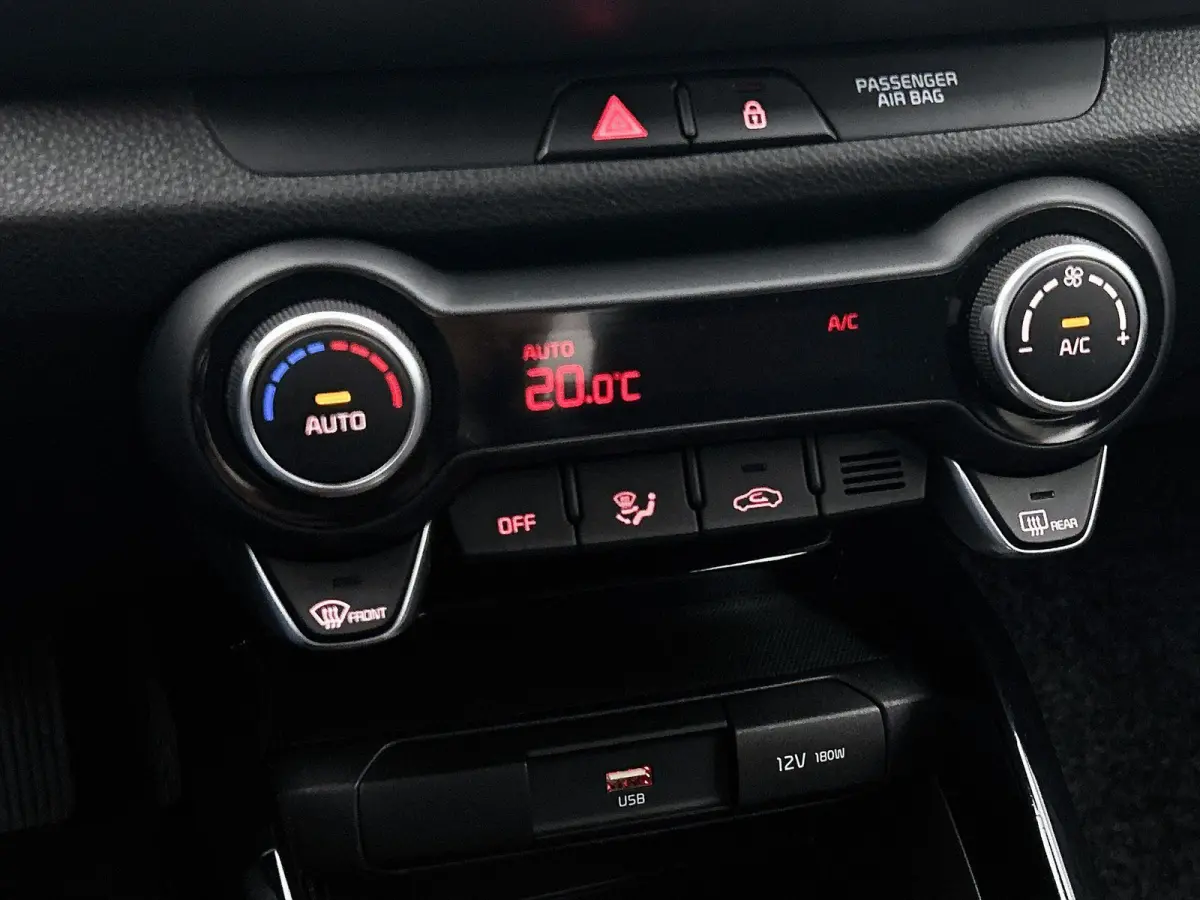 1.0 T-GDi MHEV DynamicPlusLine | Navigatie | Apple Carplay/ Android Auto | Climate control | Parkeer sensoren | Camera | Cruise Control | LMV |