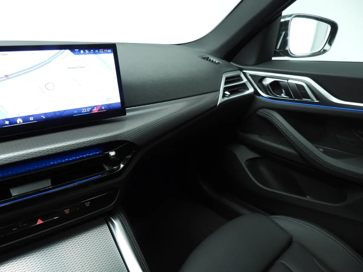 430i xDrive | M-Sportpakket | LED | Navigatie | Schuifdak | Sportstoelen | Stoelverwarming | DAB | Alu 18 inch