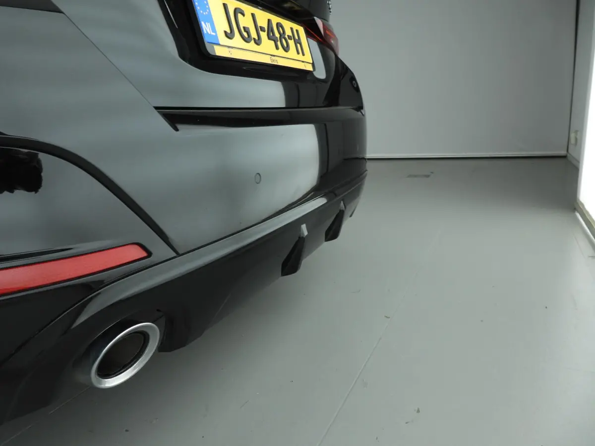 430i xDrive | M-Sportpakket | LED | Navigatie | Schuifdak | Sportstoelen | Stoelverwarming | DAB | Alu 18 inch