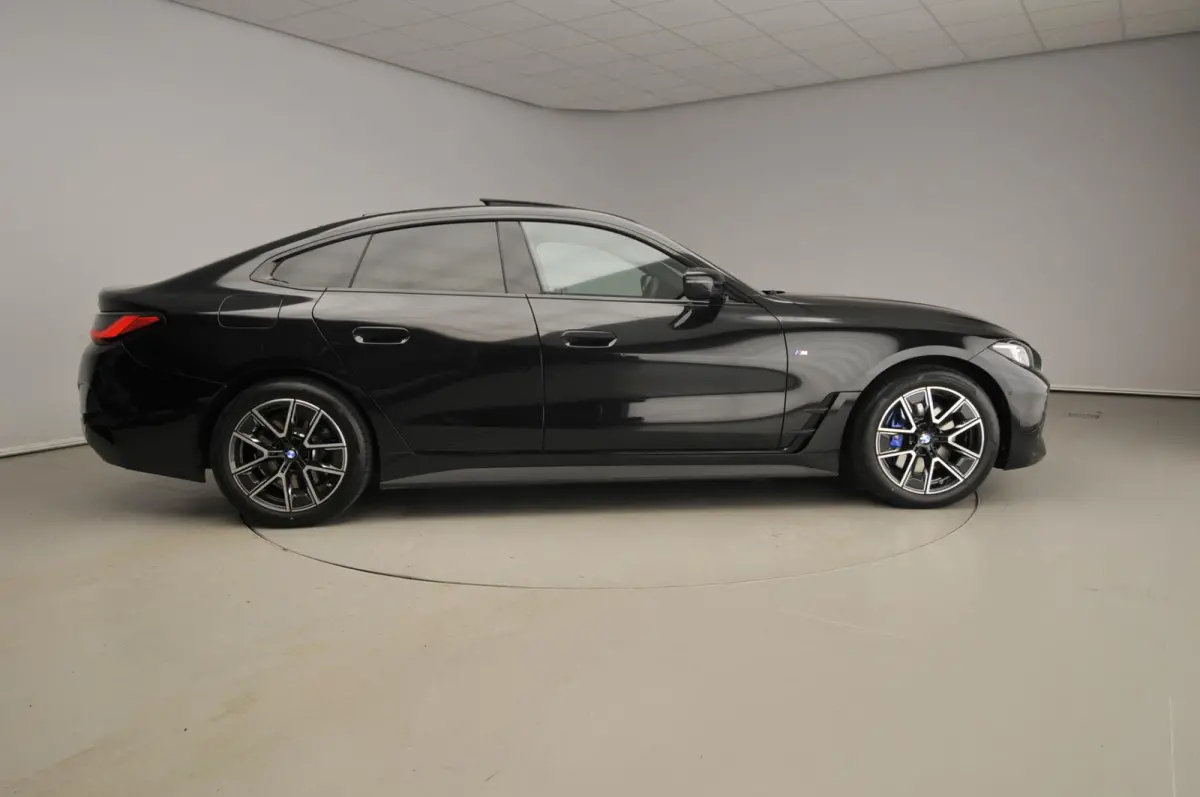 430i xDrive | M-Sportpakket | LED | Navigatie | Schuifdak | Sportstoelen | Stoelverwarming | DAB | Alu 18 inch