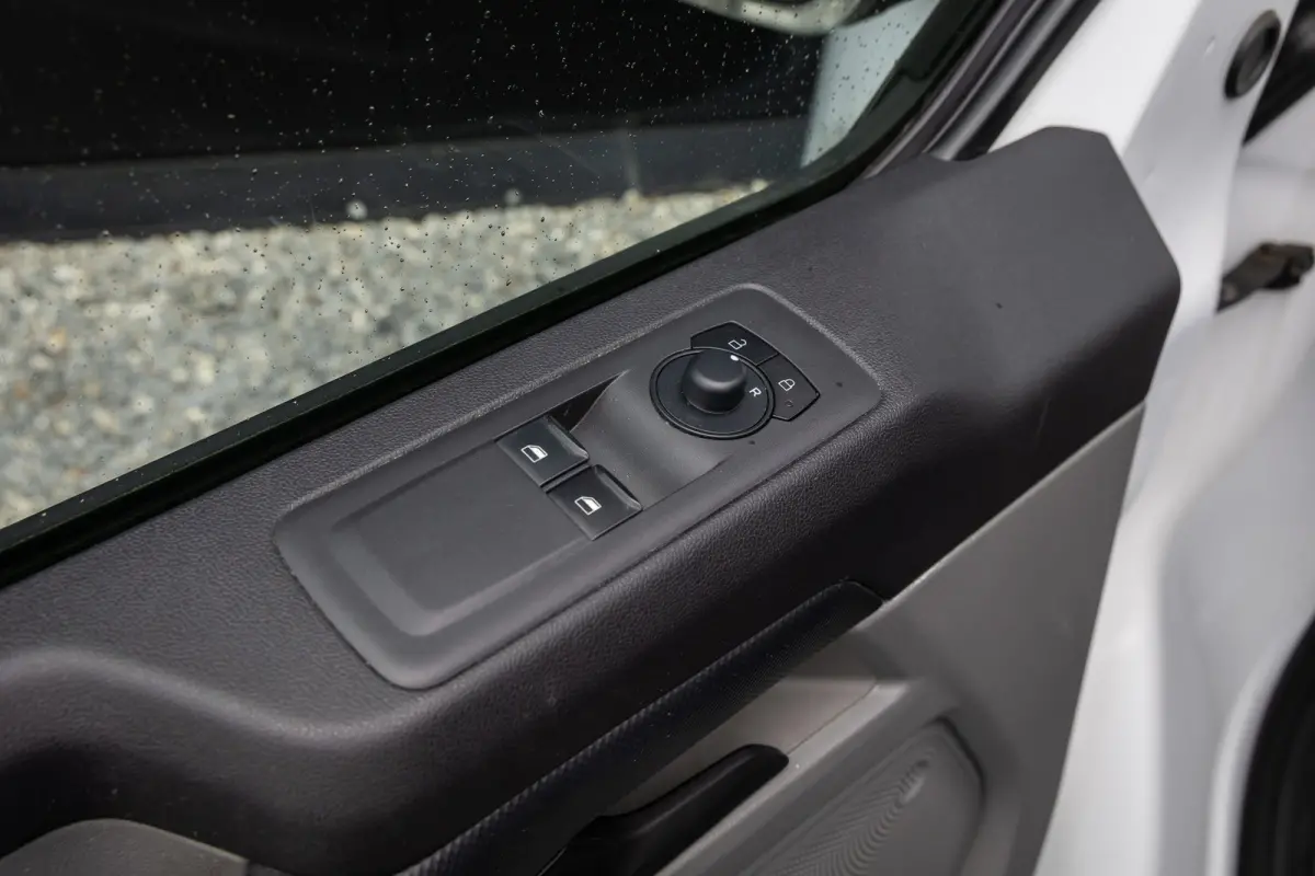 300 2.0 TDCI L2H1 Trend | Camera | 100% Dealer Onderhouden! | Climate Control | Keyless Start | Digitaal Dashboard | Parkeersensoren | Verkeersbord Detectie